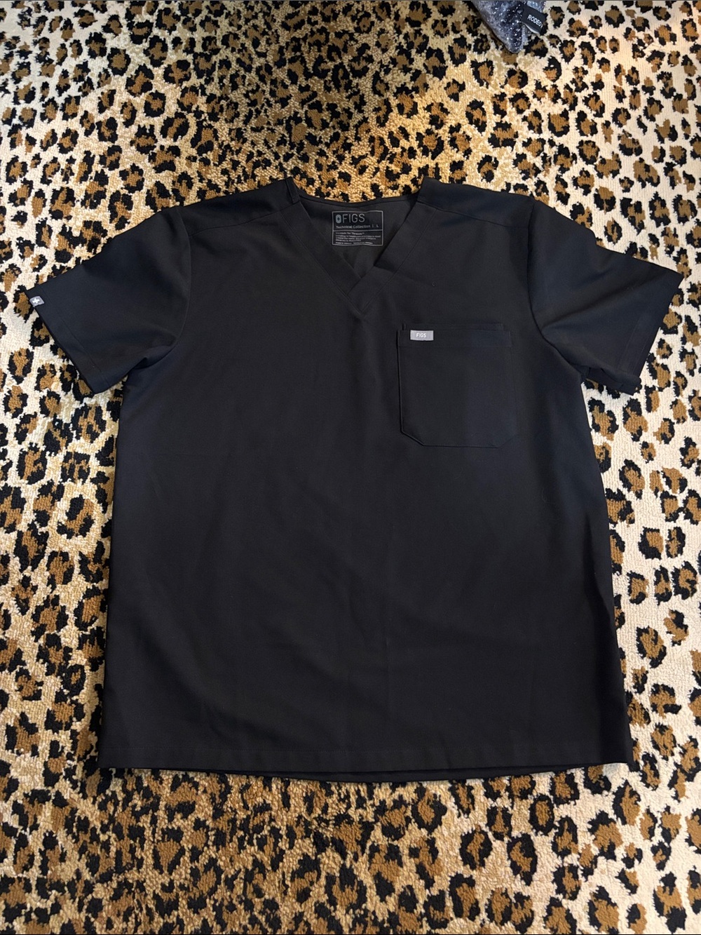 FIGS Scrub Top - Picture 2 of 7